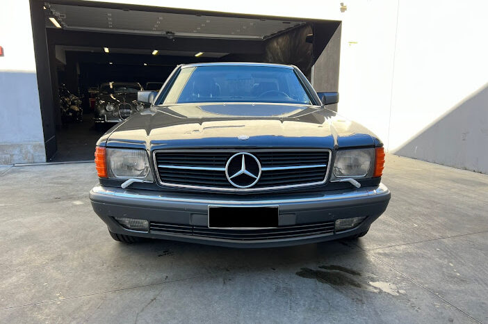 
								Mercedes-Benz 560 Sec del 1990 full									